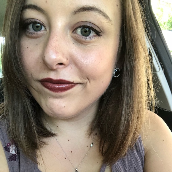 Meet your Posher, Michaela - Picture 2 of 2